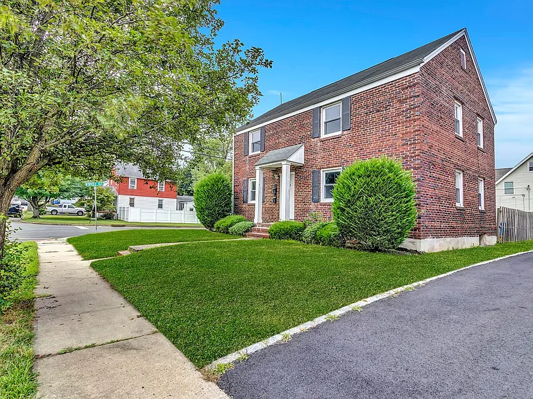 401 Sanford Ave — Photo 29
