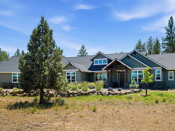 4th image of 16055 Foothill Ln