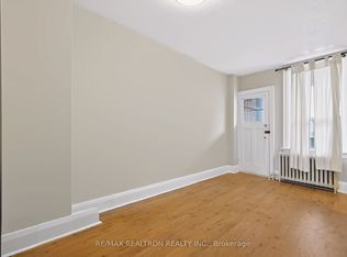 3232 Yonge St #3, Toronto, ON M4N2L4