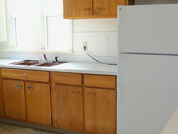 5th image of 417 S 35th St #1