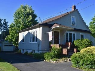 38 Oak Ave, Pequannock, NJ 07440