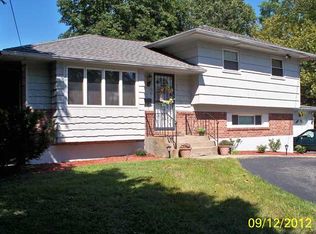 6 Ludvigh Rd, Bardonia, NY 10954