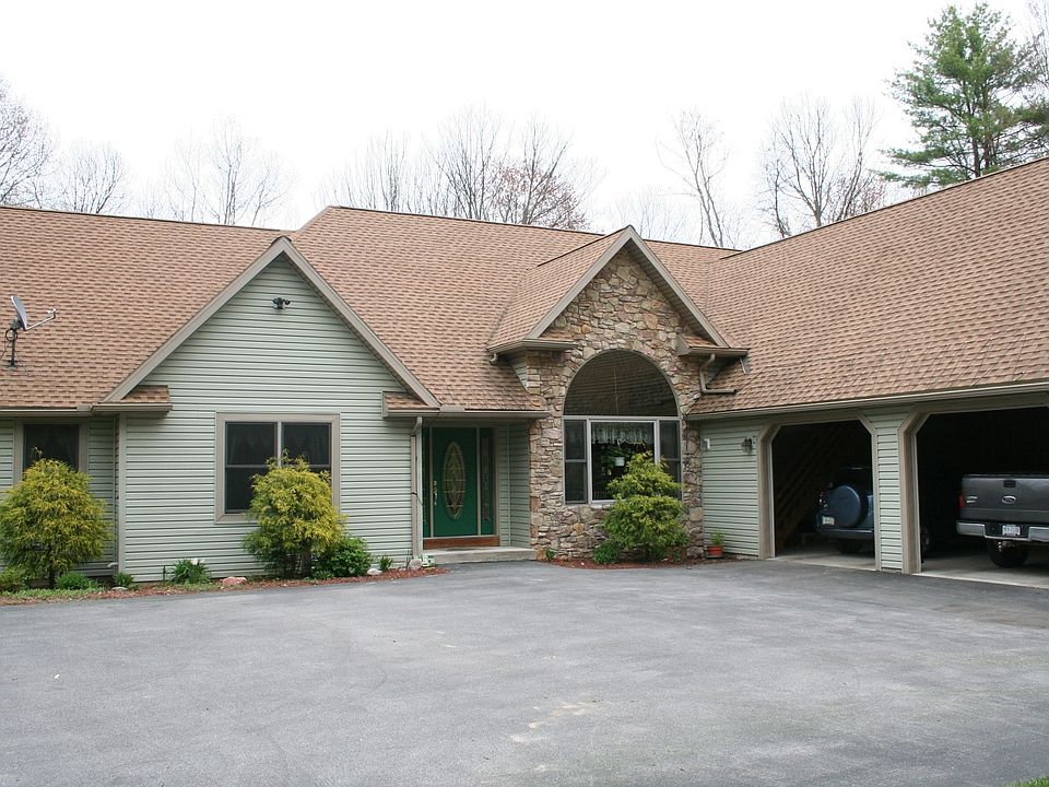 1st image of 385 Ponderosa Dr