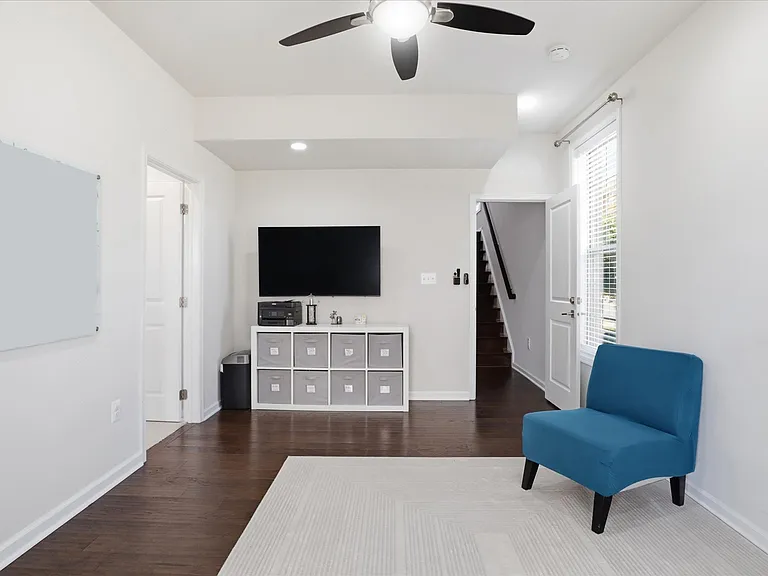 23755 Hopewell Manor Ter — Photo 18