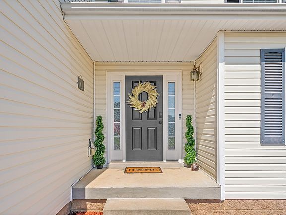 3rd image of 937 Commission Dr