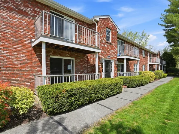 10 Kingswood Dr #13, Abington, MA 02351