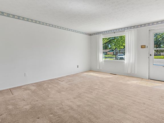 5th image of 1852 Schwier Ct