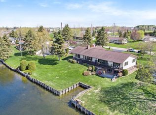 182 Riverside Dr, Cheboygan, MI 49721