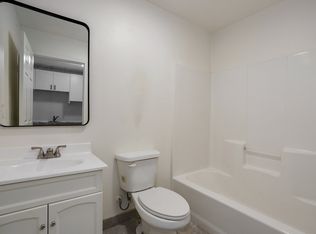 22140 Main St #7, Reeds Spring, MO 65737