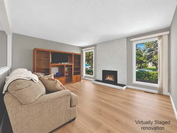 6437 NW Coach Hill Rd SW, Calgary, AB T3H 1B5