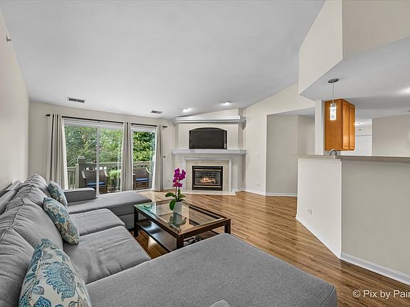 4th image of 2115 Vanderbilt Dr