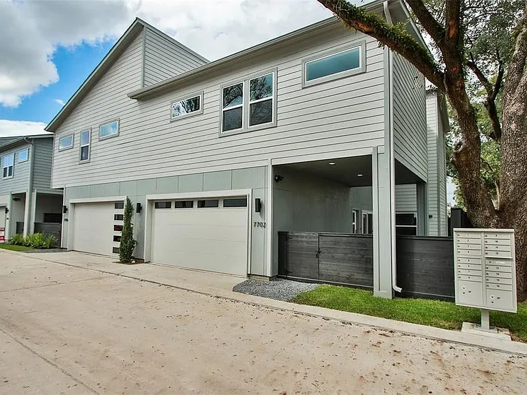 1906 Jack Oak Ave — Photo 1