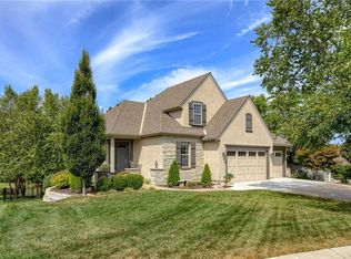 1608 SW Hedgewood Ln, Lees Summit, MO 64081