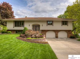 11659 Douglas St, Omaha, NE 68154