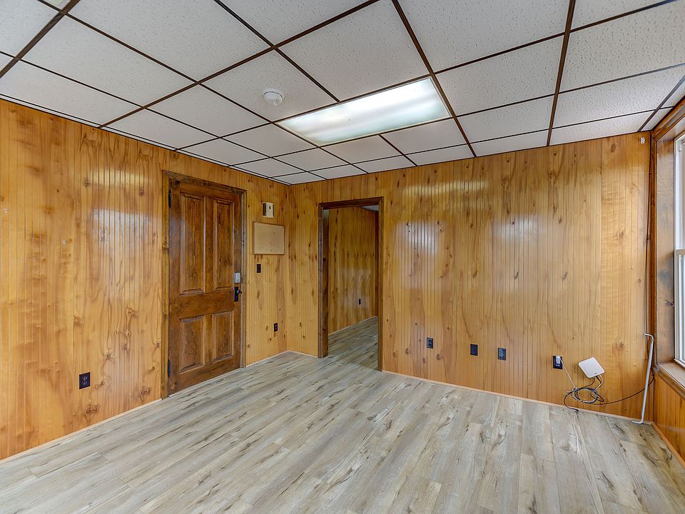 Living room - looking to laundry area