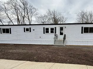 12 Hayes St, Salisbury, MA 01952