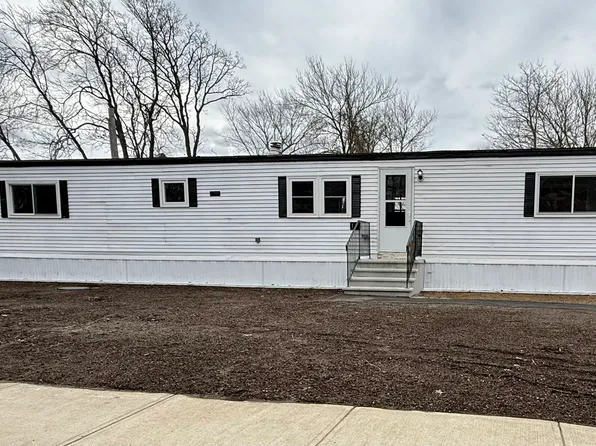 12 Hayes St, Salisbury, MA 01952