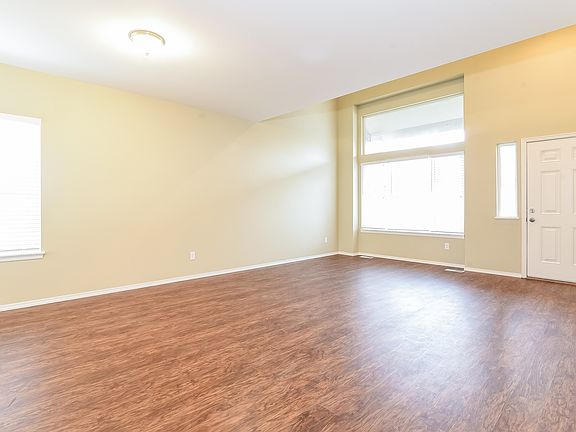 5th image of 18029 90th Ave E