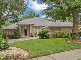3654 Crimson Oaks Dr, Jacksonville, FL 32277