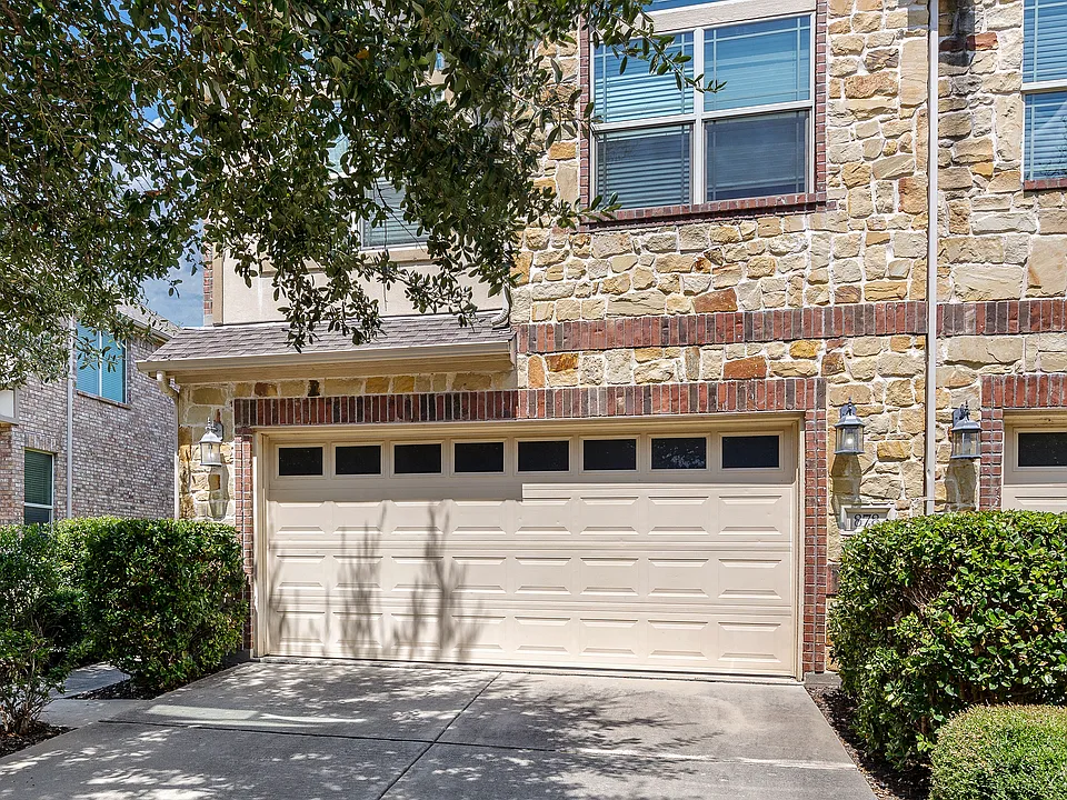 878 Caballero Ln