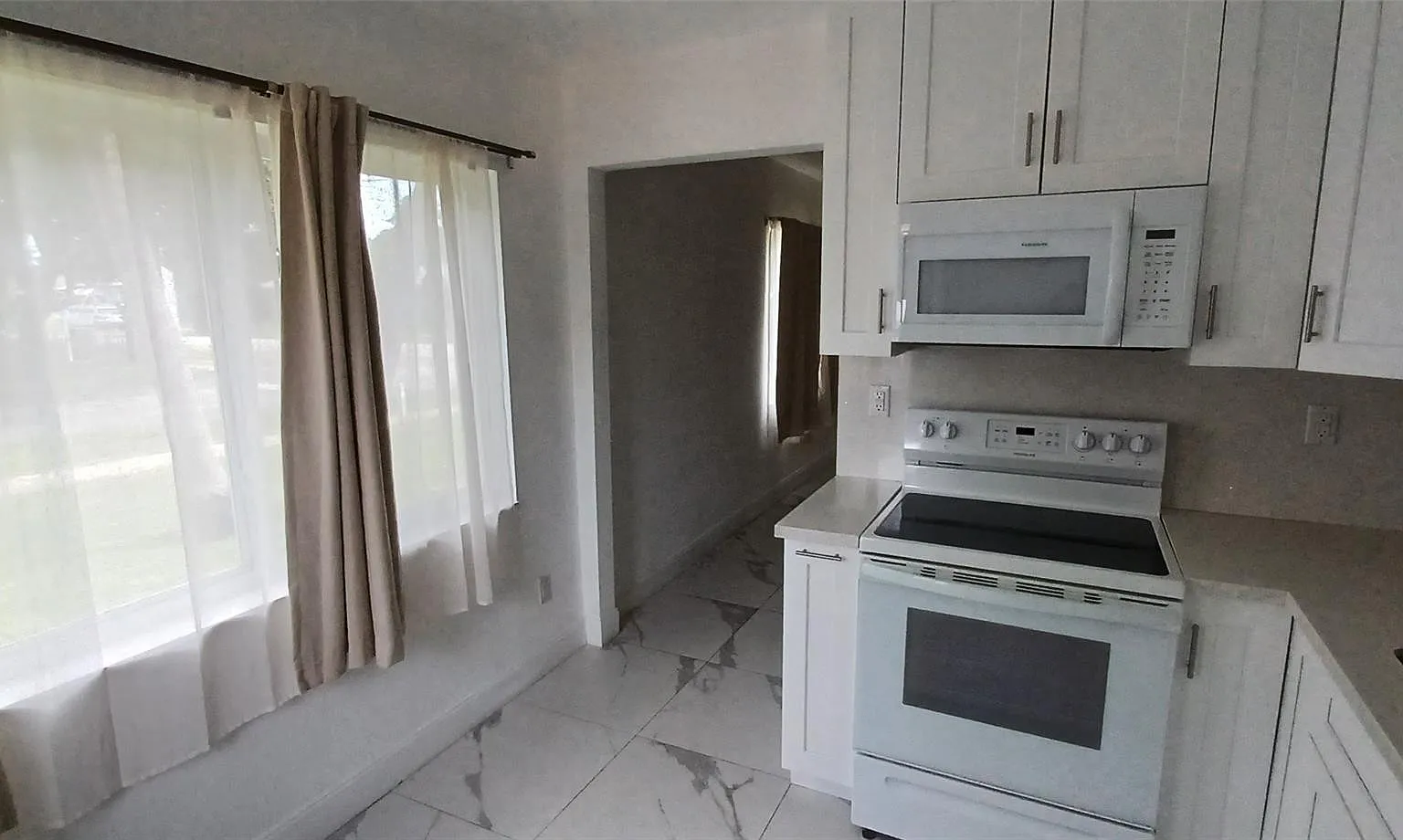 2 bed, 1.0 bath, 1000 sqft, $1,950 — Photo 4