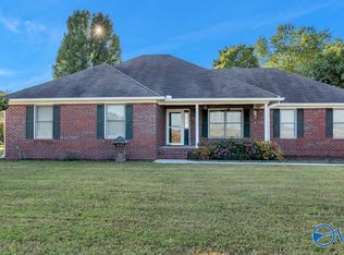 752 Naugher Rd, Huntsville, AL 35811