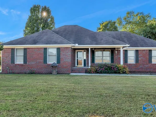 752 Naugher Rd, Huntsville, AL 35811