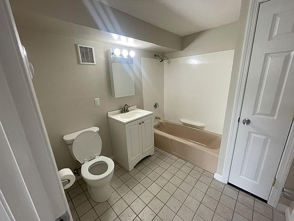 3rd image of 159 South St