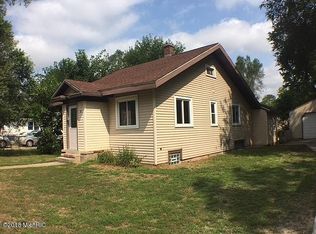 39 34th St SE, Wyoming, MI 49548