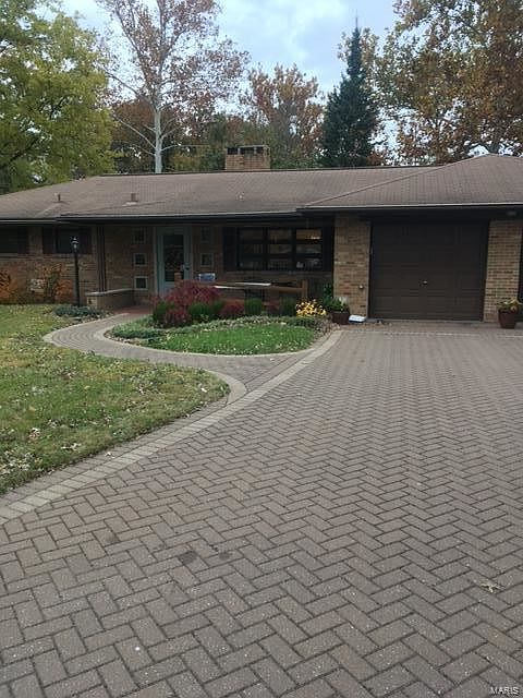 2nd image of 2 Cardigan Ln