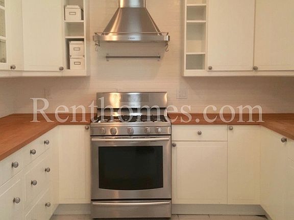 5th image of 10019 Knight Dr
