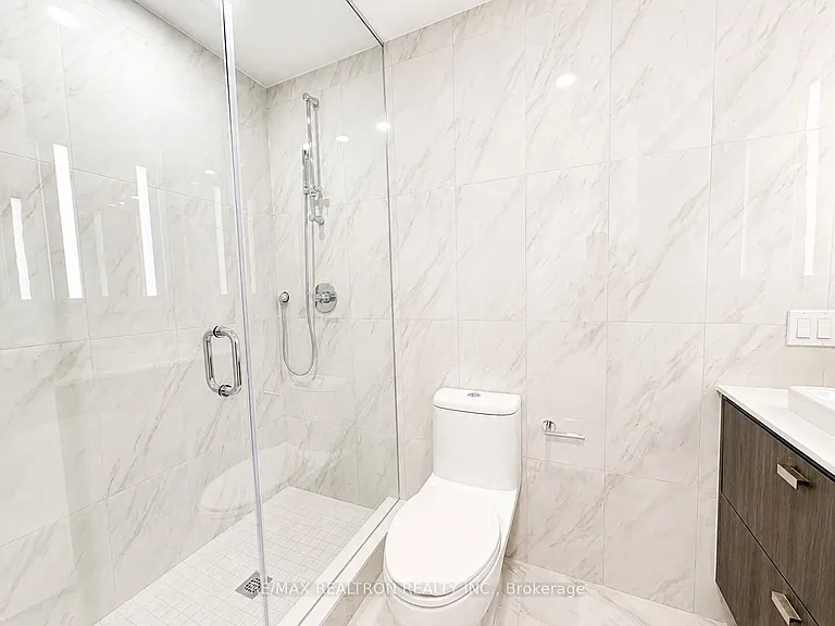 858 Dupont St #701 — Photo 2