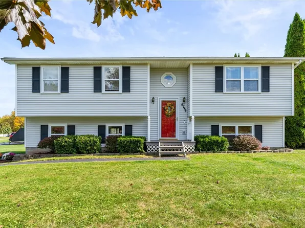 5784 Coppersmith Trl, Ontario, NY 14519