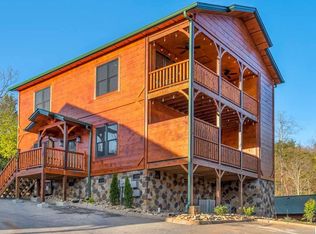 877 Great Smoky Way, Gatlinburg, TN 37738