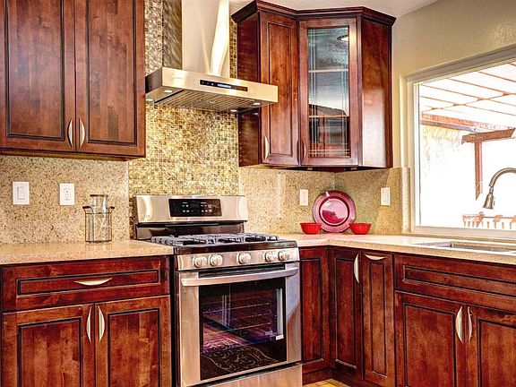 3rd image of 2536 Huerto Ct