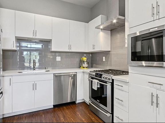 4th image of 404 Midstream Ln