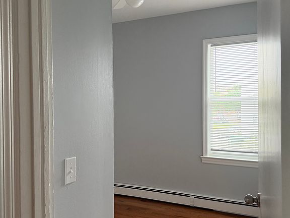 bedroom 2 with closet