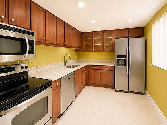 4th image of 8045 SW 107th Ave #20