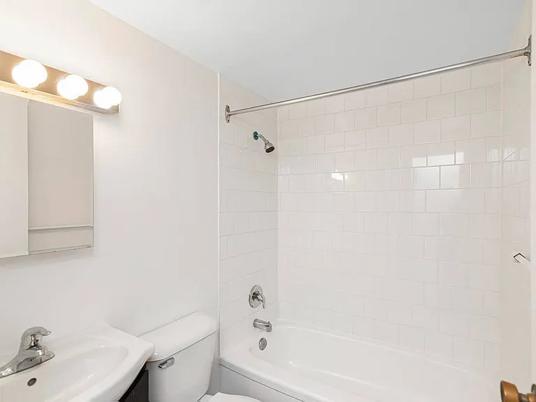 123 Saint Josephs Dr — Photo 11