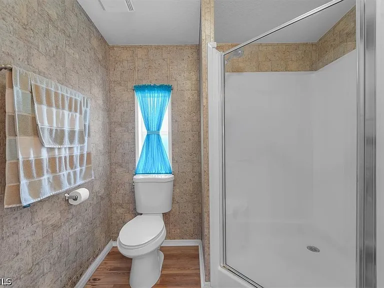 701 Coral Dr — Photo 12