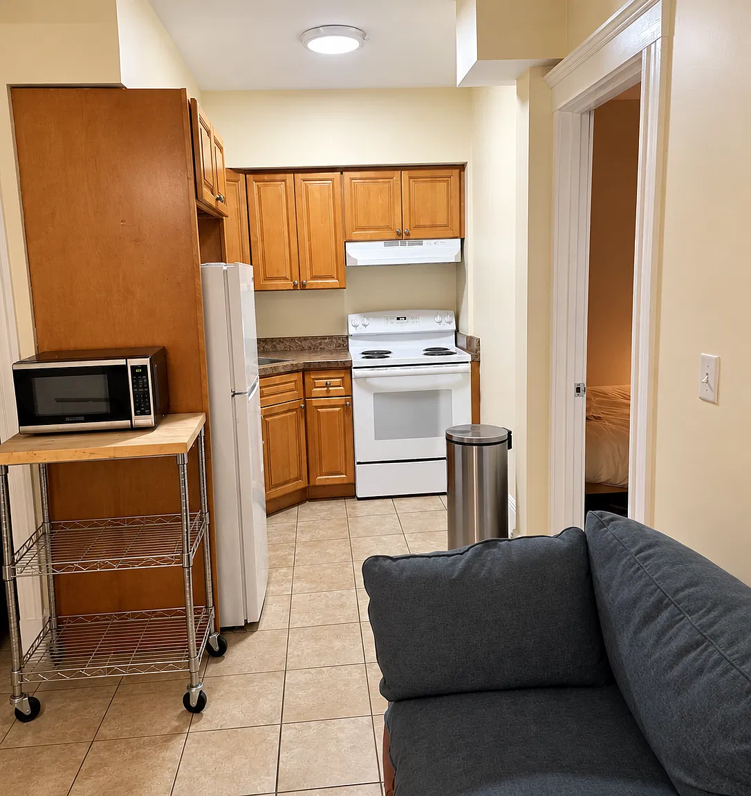 3 bed, 1000 sqft, $3,500 — Photo 1