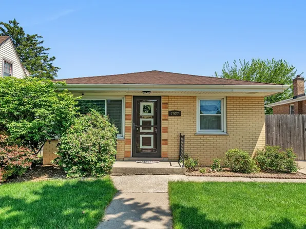 7927 Austin Ave, Burbank, IL 60459