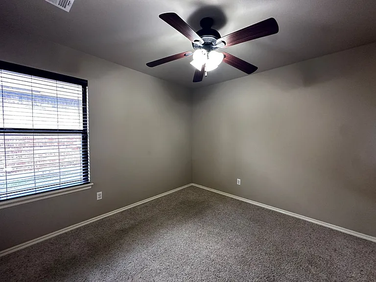 1015 NW 29th St — Photo 33