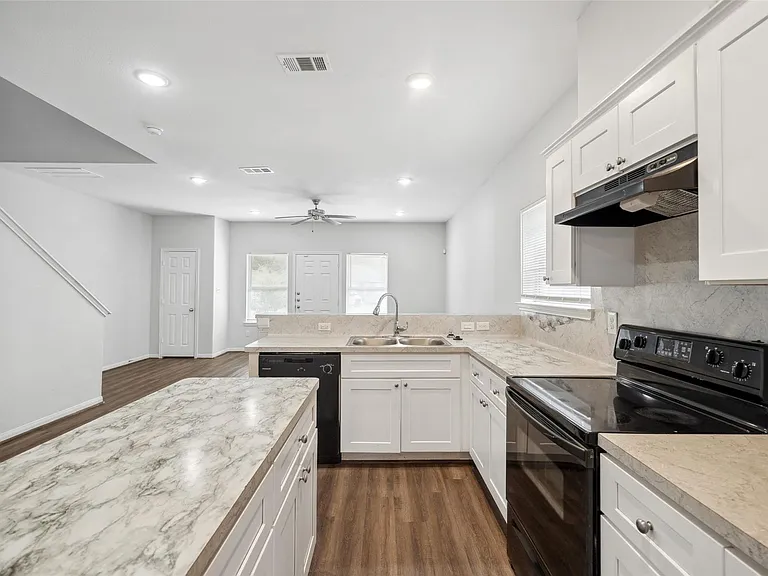 9018 Everglade Dr #A — Photo 11