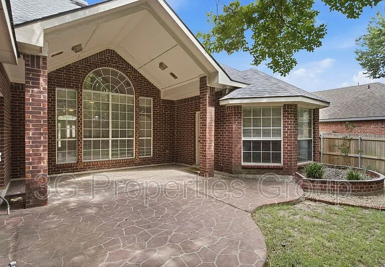 2109 Gisbourne Dr — Photo 8
