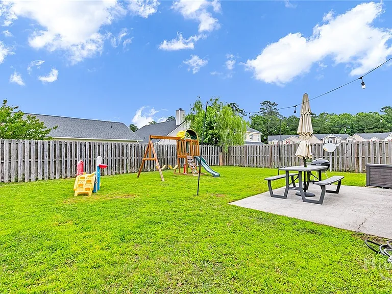 69 Chapel Lake Dr N — Photo 19