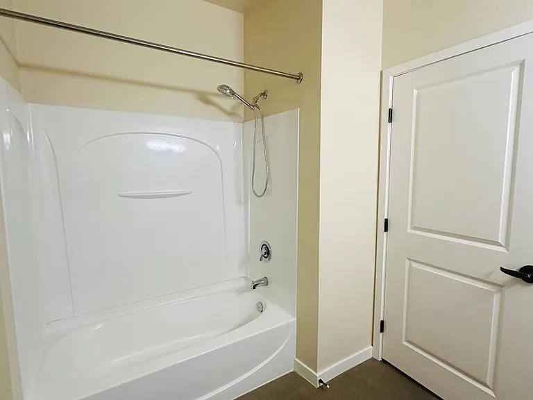 H Street Apartments — Photo 26