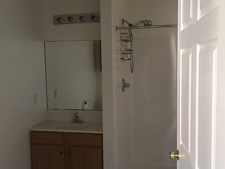 37 Christine Dr — Photo 3