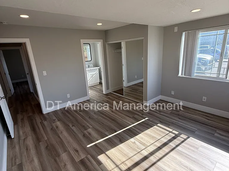 6405 Zena Dr — Photo 22