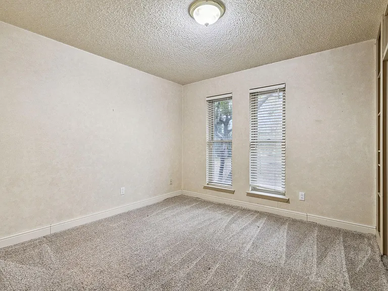 102 Sunset Dr — Photo 9